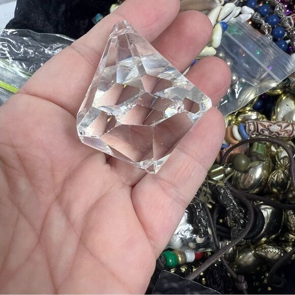 5 pounds of craft jewelry bundle vintage to current for repurpose - Picture 7 of 9